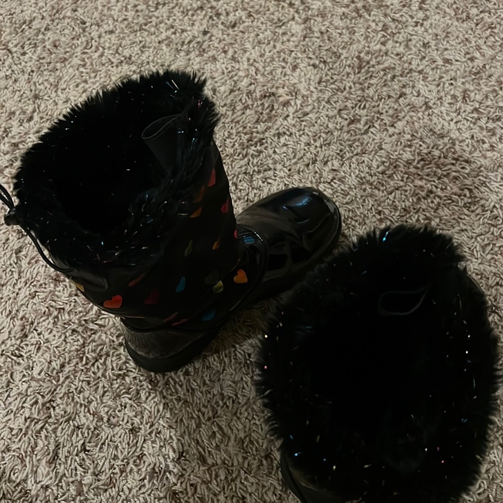 Totes  rainbow heart zip up  snow boots for kids
